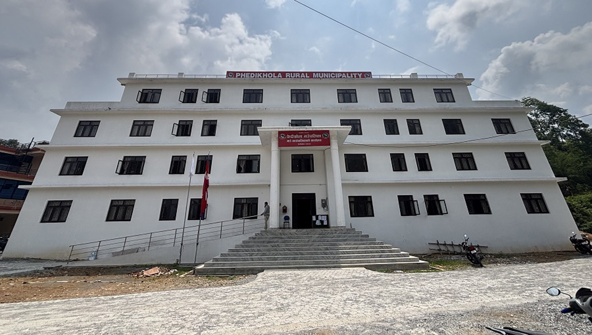 फेदीखोला गाउँपालिकाद्वारा बाँझो जग्गामा कफी र अलैंची खेती गर्ने किसानलाई अनुदान