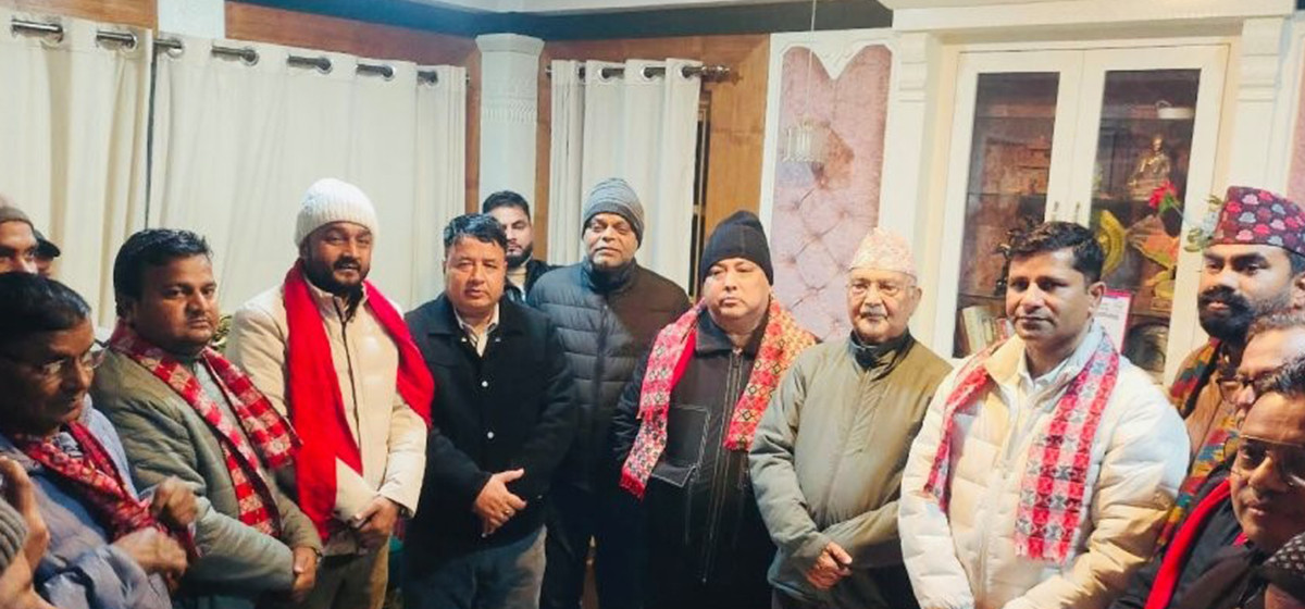 वीरगञ्जका मेयर सिंह र पूर्वमन्त्री यादव पनि छोडेर एमालेमा प्रवेश