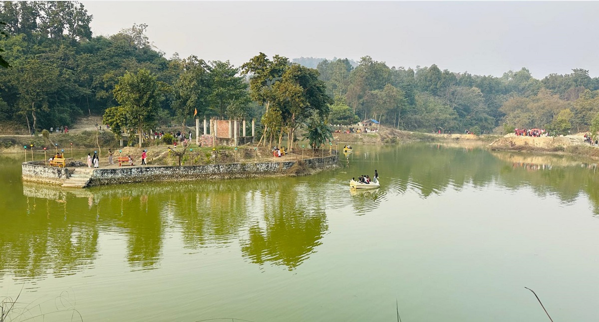 पर्यटकको आकर्षणको केन्द्रविन्दु बन्दै सिरहाको गोसाइँ डाँडा ताल