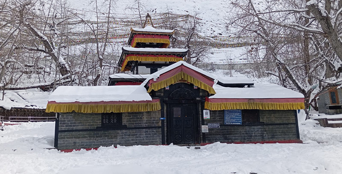 हिमपातपछि मुक्तिनाथ मन्दिर परिसर सुनसान, कागबेनीमै रोकिए दर्शनार्थी