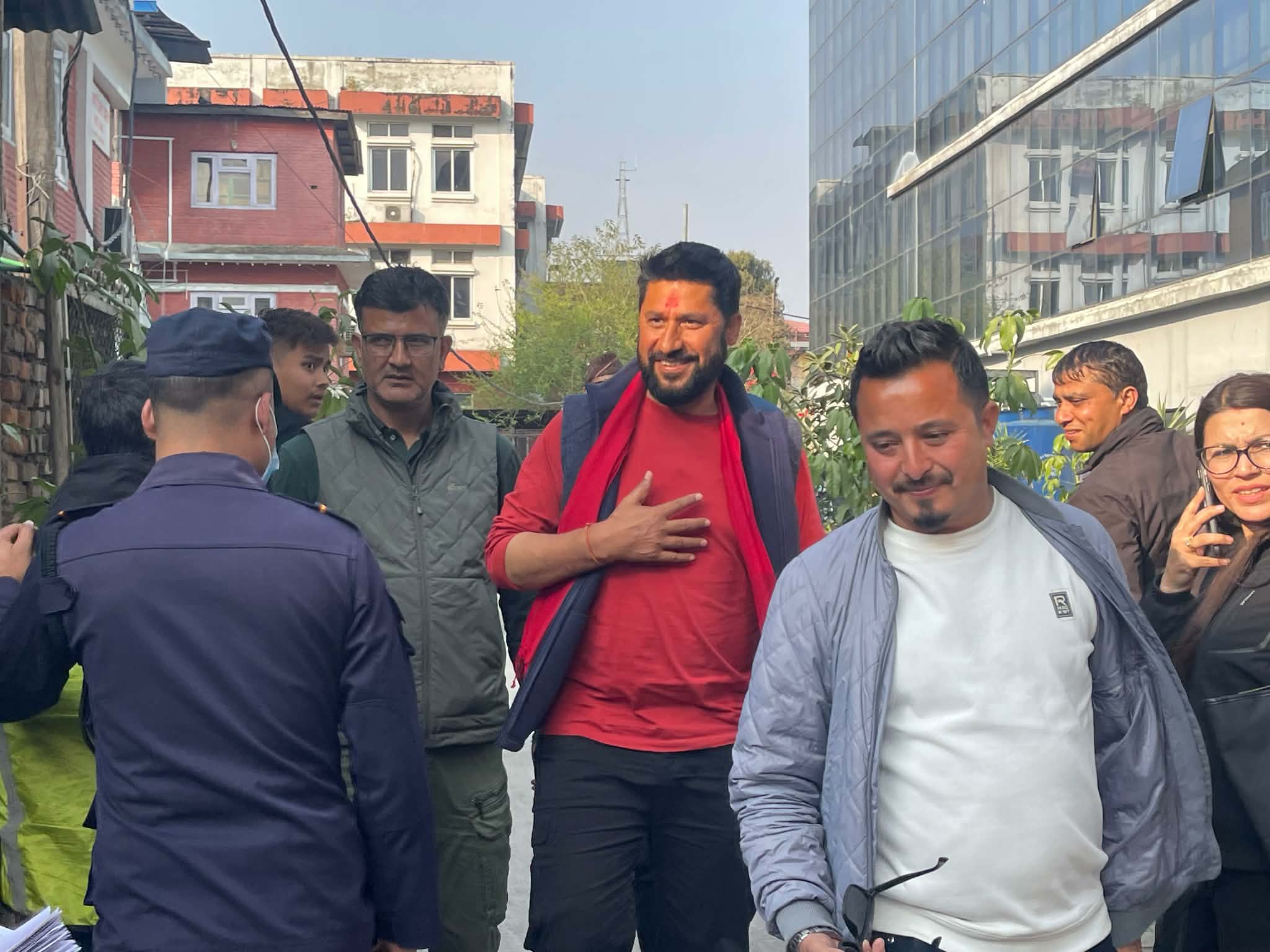 रास्वपा सभापति रवि लामिछाने काठमाडौं जिल्ला अदालतमा तारिख बुझ्न उपस्थित
