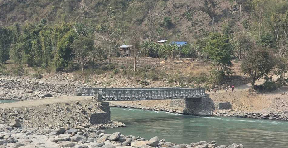 बंशिलाघाटमा अस्थायी बेलिब्रिज सञ्चालनमा, घुमाउरो मार्ग प्रयोग गर्नुपर्ने बाध्यता हट्यो