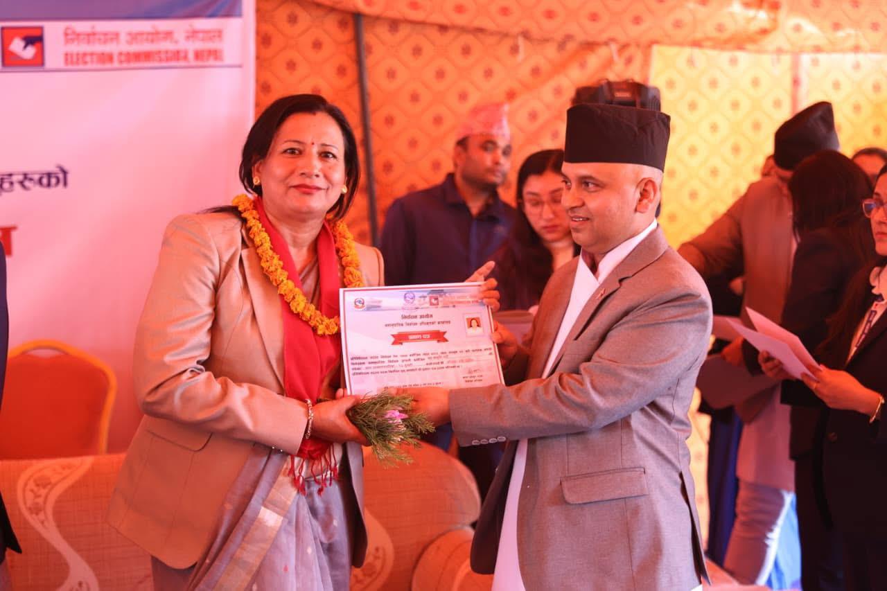 समानुपातिक सांसदलाई प्रमाणपत्र वितरण (तस्बिरसहित)