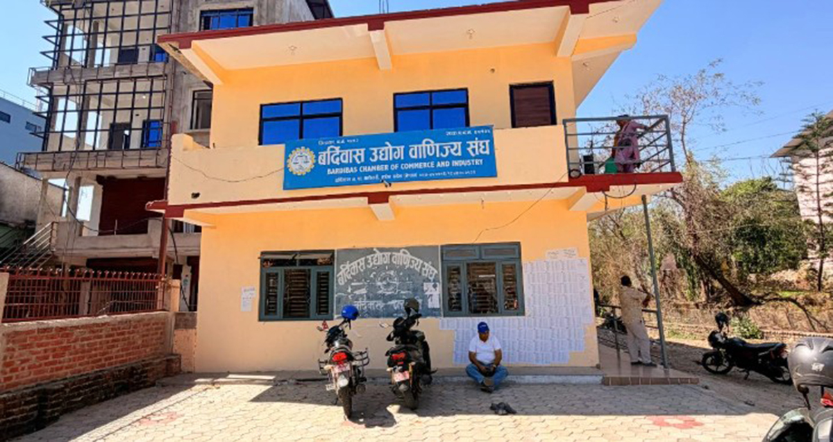 बर्दिबास उद्योग वाणिज्य संघको निर्वाचन माहौल तात्यो, कार्की र श्रेष्ठ प्यानलबीच कडा प्रतिस्पर्धा