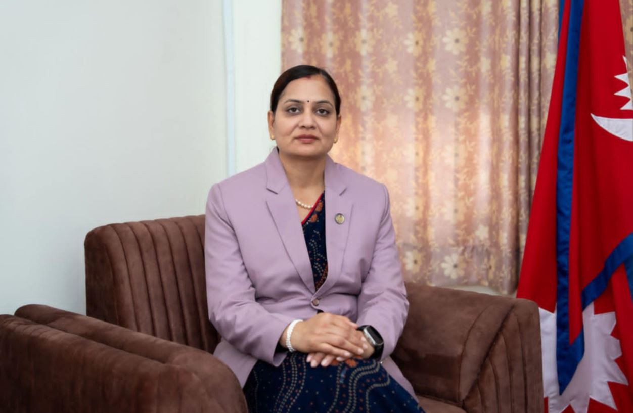 दुरुपयोग भएका सरकारी सवारी फिर्ता गर्न स्वास्थ्यमन्त्री मेहताको निर्देशन,जलेका गाडीको नाममा इन्धन दुरुपयोग