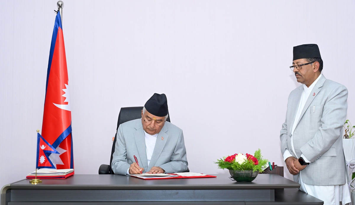 राष्ट्रपतिद्वारा सहकारीसम्बन्धी (पहिलो संशोधन) अध्यादेश जारी, अन्य अध्यादेशबारे कानुनविद्संग छलफलमा