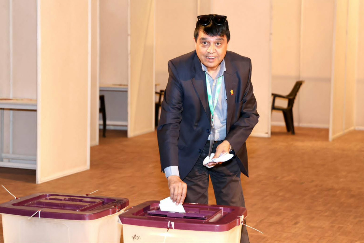महासङ्घको साधारण सभामा नयाँ नेतृत्वका लागि मतदान सुरु, अध्यक्ष चन्द्र ढकाल गरे पहिलो मतदान