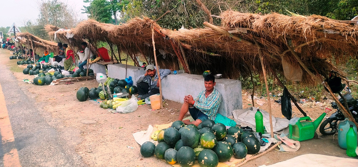 मुक्त कमैयाको बदलिएको जीवन : बगरमा पसिना, राजमार्गमा व्यापार