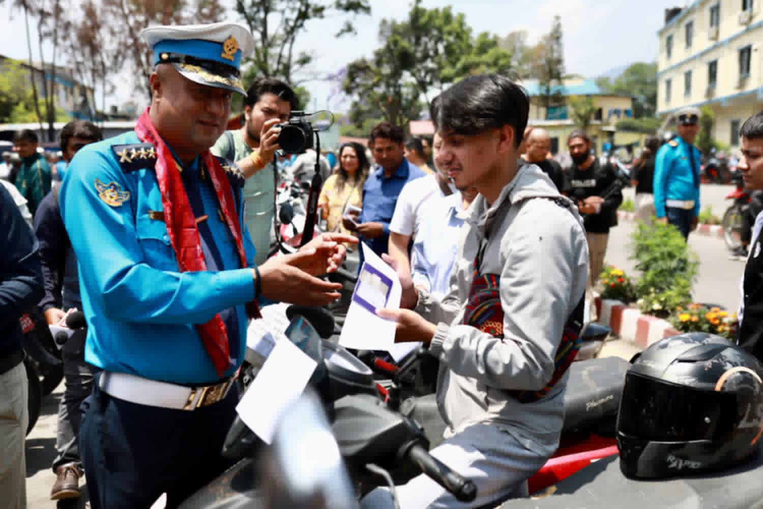काठमाडौँ उपत्यकामा चोरी भएका ६५ दुईपांग्रे सवारीसाधन ट्राफिक प्रहरीद्वारा धनीलाई हस्तान्तरण