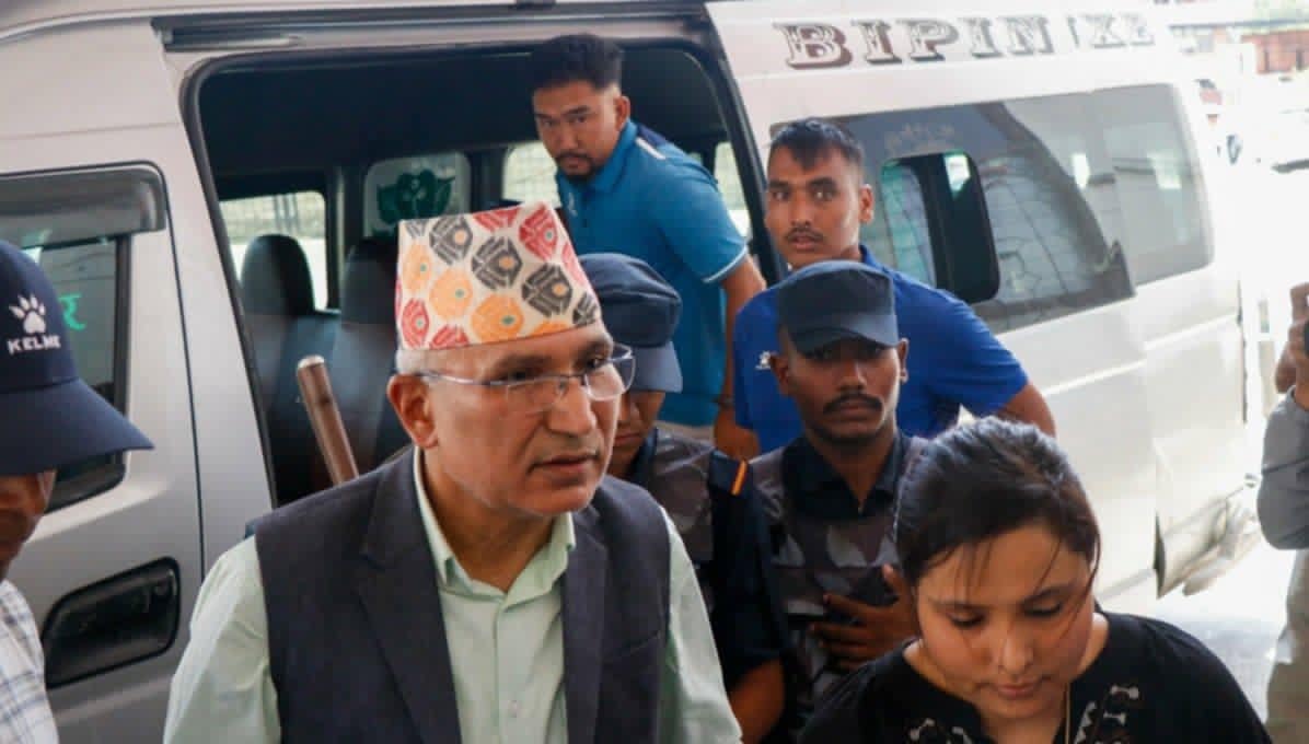 एमाले उपाध्यक्ष पौडेल विशेष अदालतमा, म्याद थपका लागि इजलासमा पेस