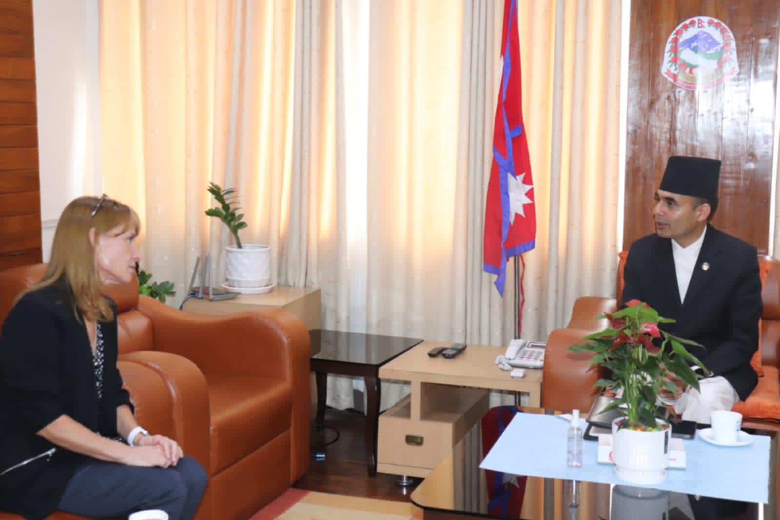 नेपालमा सेवा सञ्चालनका लागि स्टारलिंकको पहल, सञ्चारमन्त्रीसँग भेट