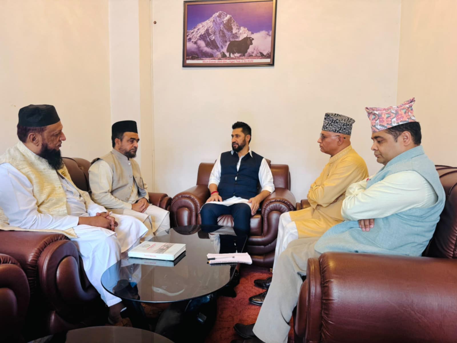 रास्वपा सभापति रवि लामिछानेद्वारा धार्मिक अगुवासँग छलफल, सामाजिक सद्भाव कायम राख्न अपिल