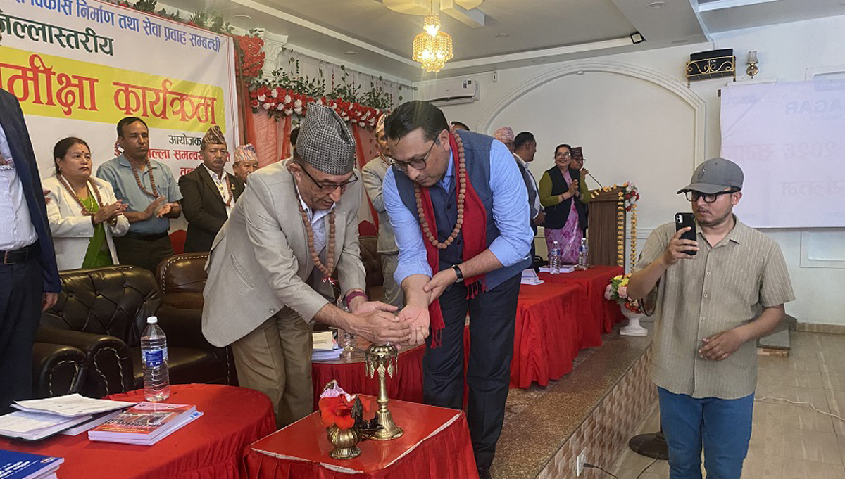 बन्द सरकारी उद्योग सञ्चालन गरेर निजी क्षेत्रलाई जिम्मा दिने सरकारको नीति : अर्थमन्त्री वाग्ले