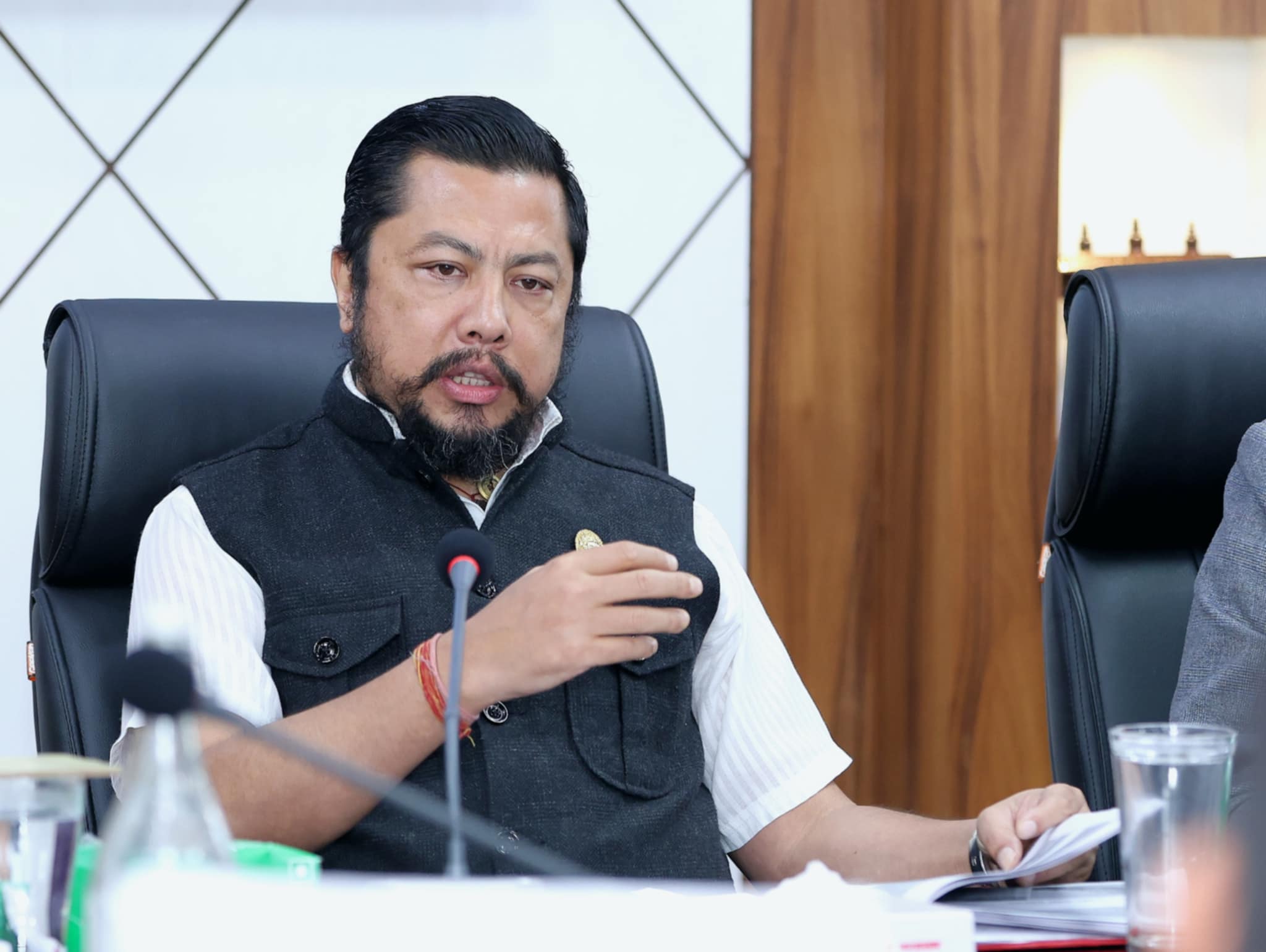 जग्गा अधिग्रहण र अन्तरनिकाय समन्वयमा सुधार बिना विकास सम्भव छैन : ऊर्जा मन्त्री श्रेष्ठ