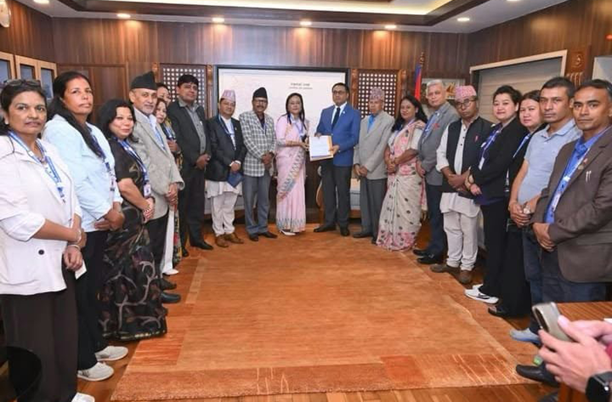 लघु, घरेलु तथा साना उद्योग क्षेत्र सरकारको प्राथमिकतामा छः अर्थमन्त्री डा. वाग्ले