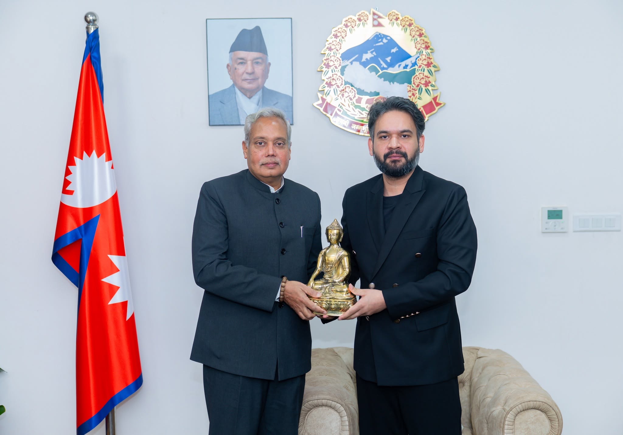 नेपाल–भारत सम्बन्ध प्रगाढ, प्रधानमन्त्रीसंग भारतीय राजदूत श्रीवास्तव बिदाइ भेट