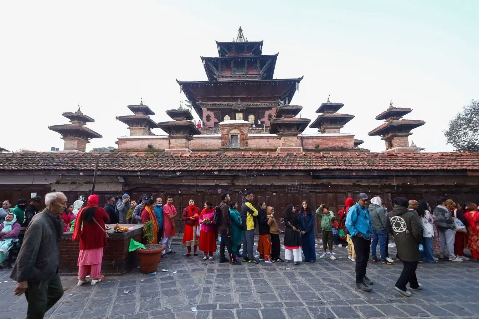 तलेजु भवानी मन्दिर आज सर्वसाधारणका लागि खुला, दर्शन गर्न बिहानैदेखि भक्तजनको लामो लाइन